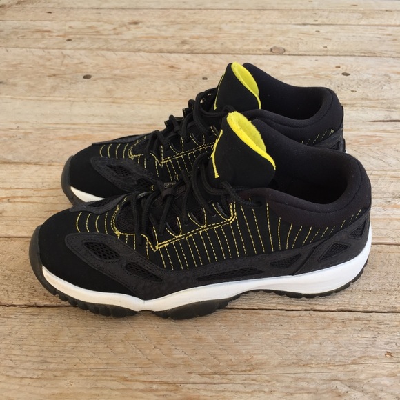 retro 11 black and yellow